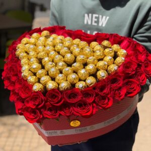 Corazón con 60 Rosas