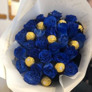 Ramo de Chocolate con rosas azules