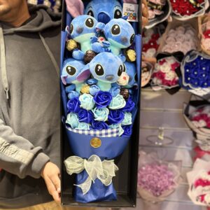 Ramo de Stitch con chocolates
